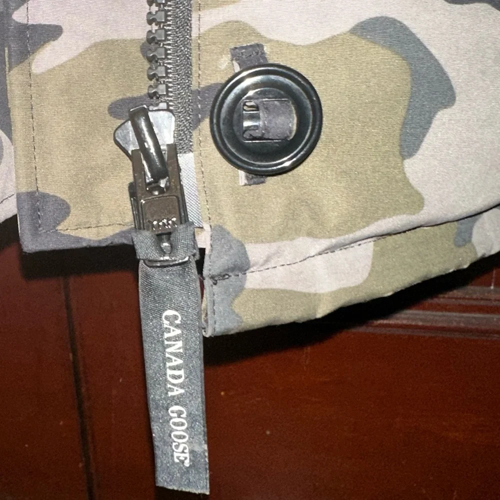 Canada Goose Jacket - Picture 9 of 11